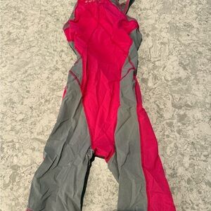 Dolphin Eclfin Kneeskin